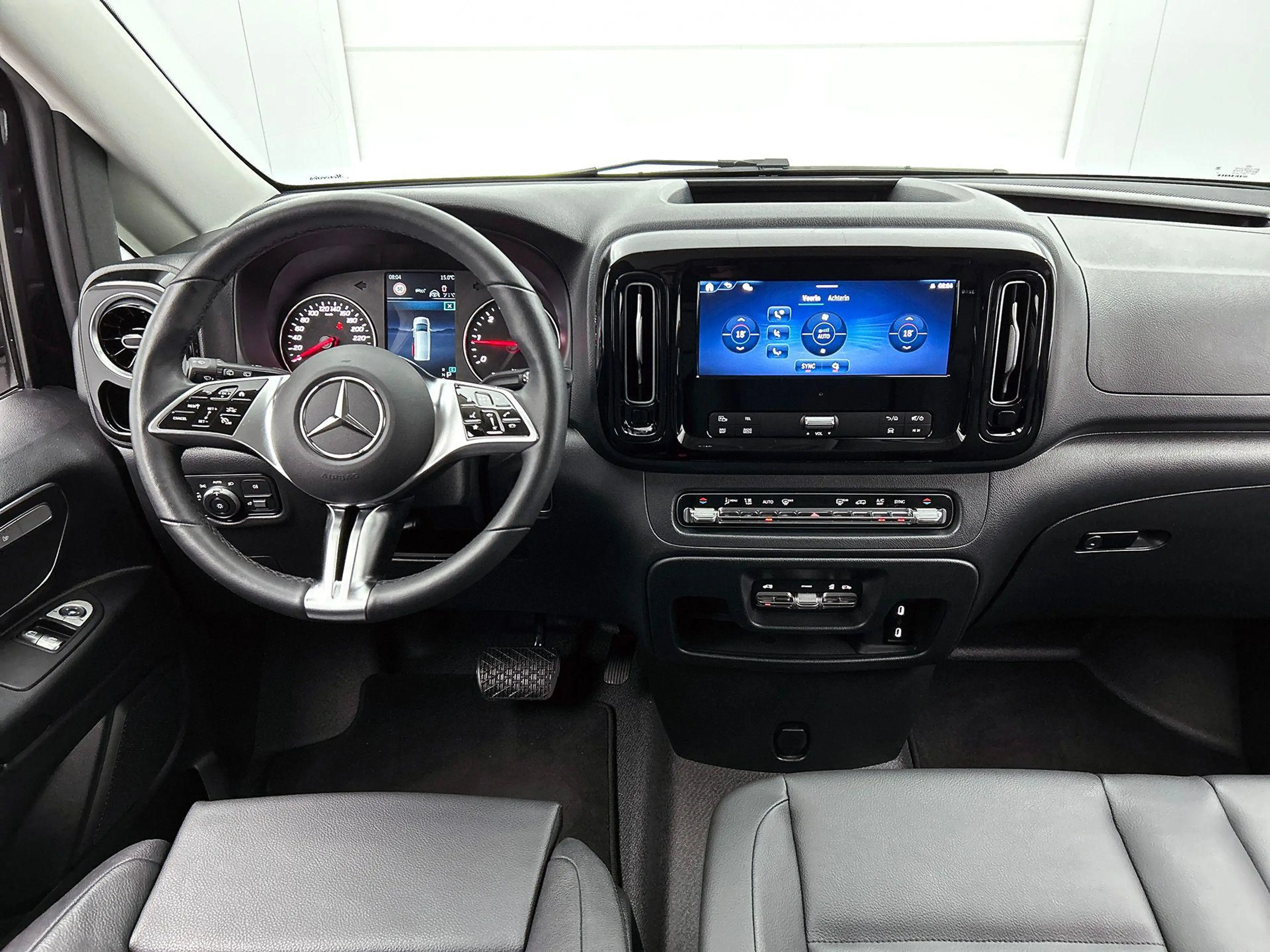 Mercedes-Benz Vito 124 4MATIC L2 9G-TRONIC Tourer | Distronic + Stuur — photo 3