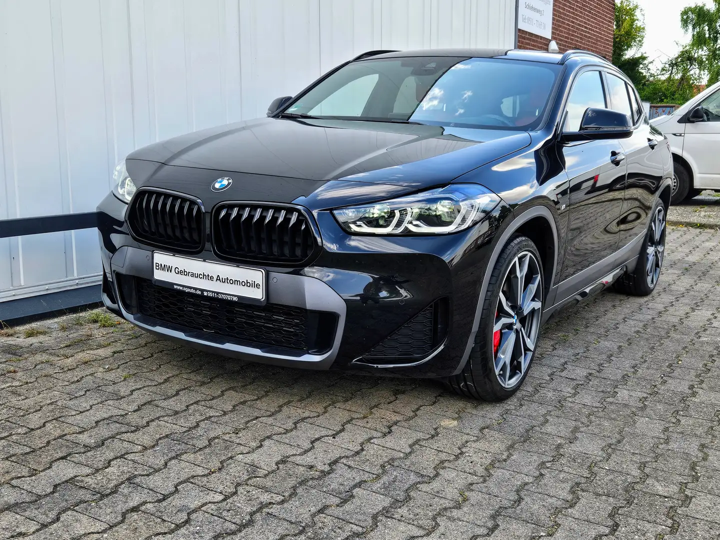 BMW X2 xDrive 20i*M-SPORT*HUD*RFK*KEYLESS*HiFi Schwarz - 1