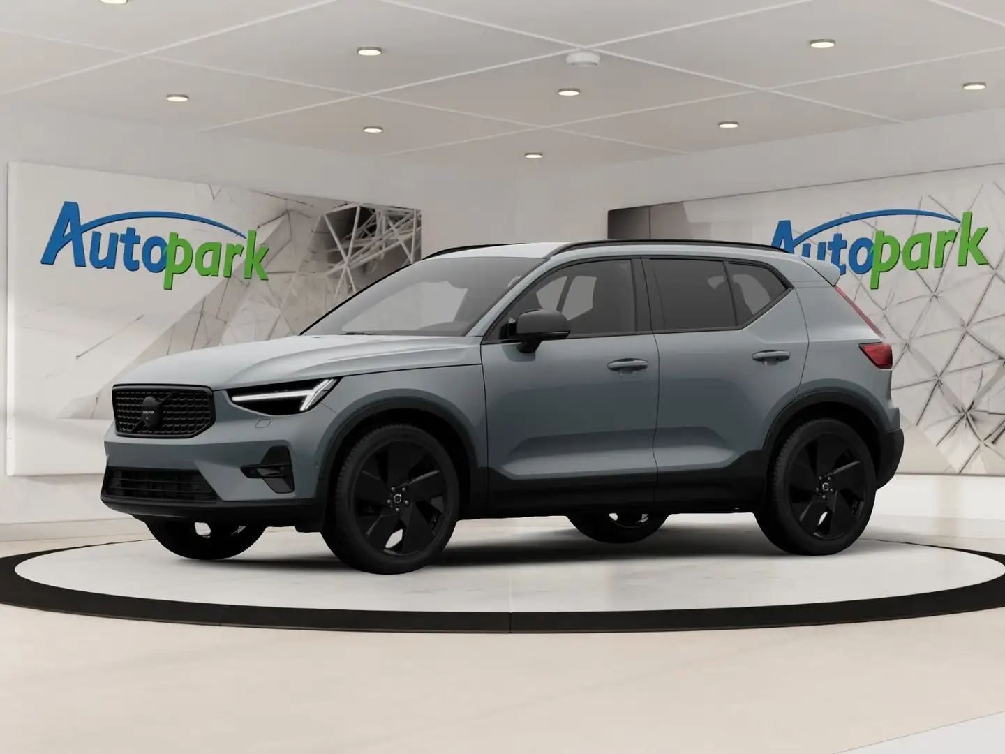 Volvo XC40 Black Edition Plus, B3 Mild Hybrid, Benzin Plus Bl Silber - 1