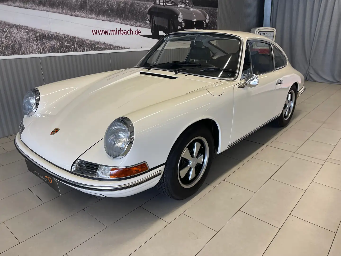 Porsche 911 911 (F) 2.0 T SWB KARMANN Weiß - 2