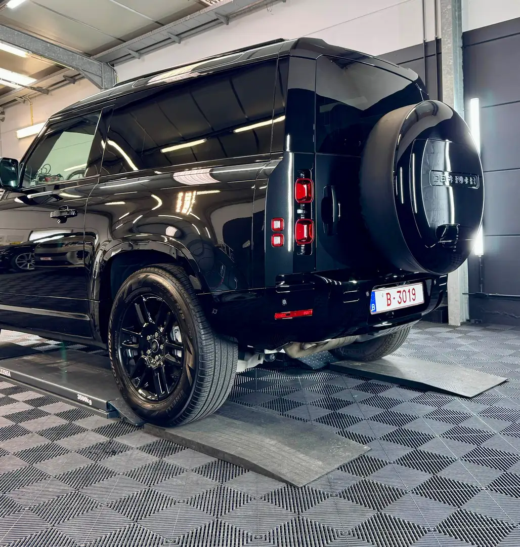 Land Rover Defender Defender 90 D250 SE Zwart - 2