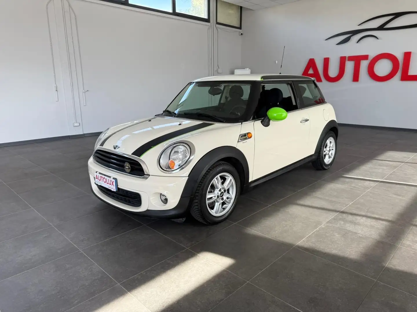 MINI One MINI 1.6b 16V 75cv One Biały - 1