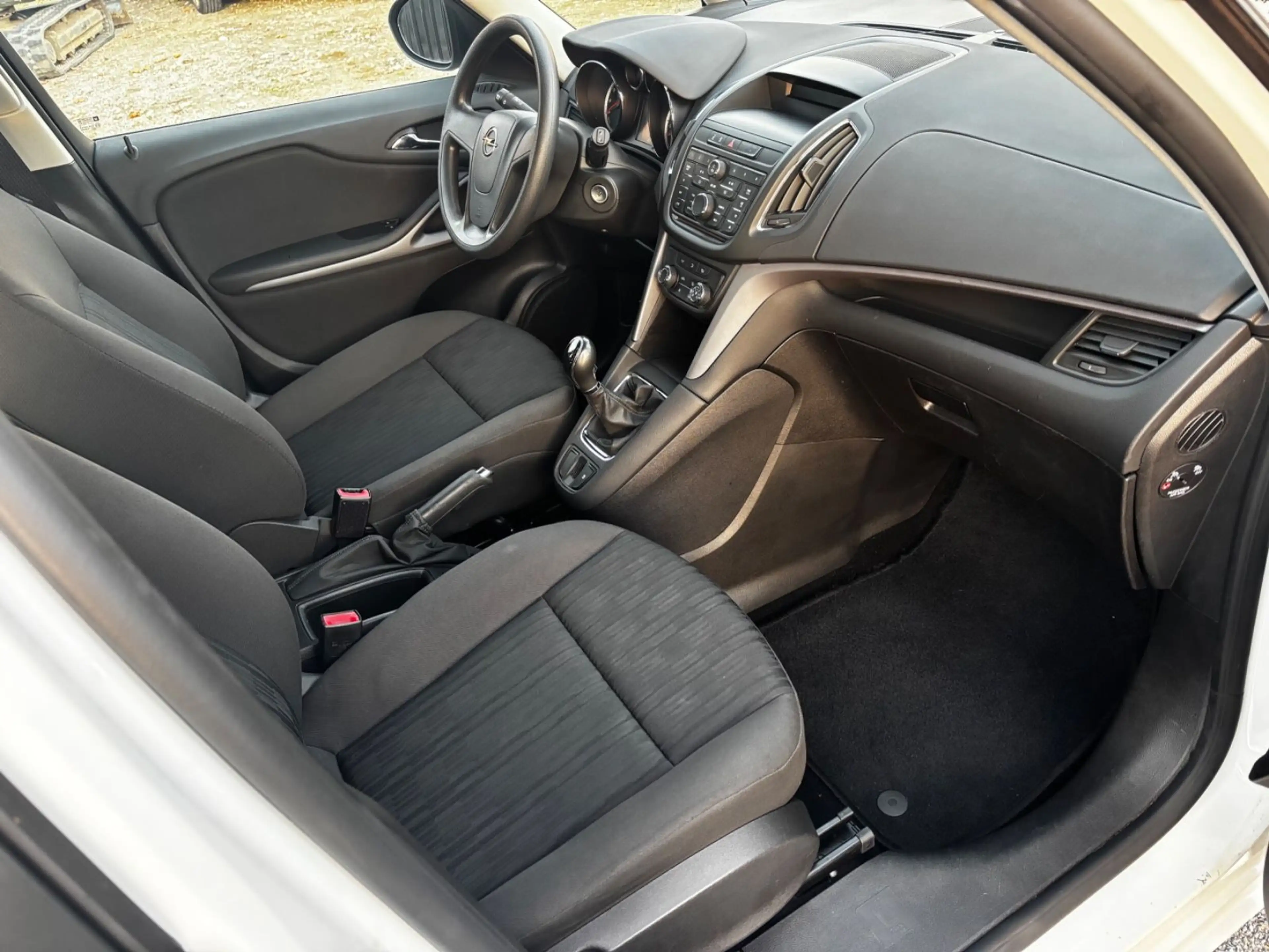 Opel Zafira C Tourer Selection 1.4 LMF*KLIMA*AUX*5TÜR — photo 10