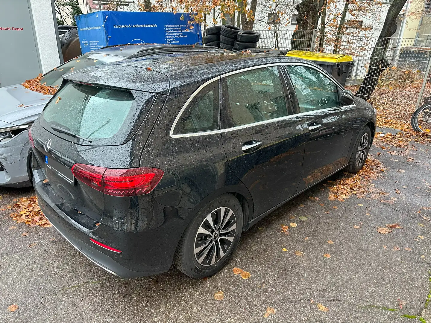 Mercedes-Benz B 180 B 180 7G-DCT Progressive Advanced Zwart - 2