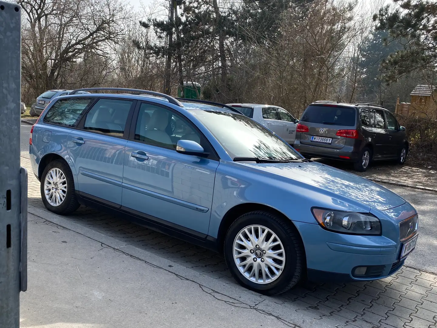 Volvo V50 2,0 D Momentum Blau - 1