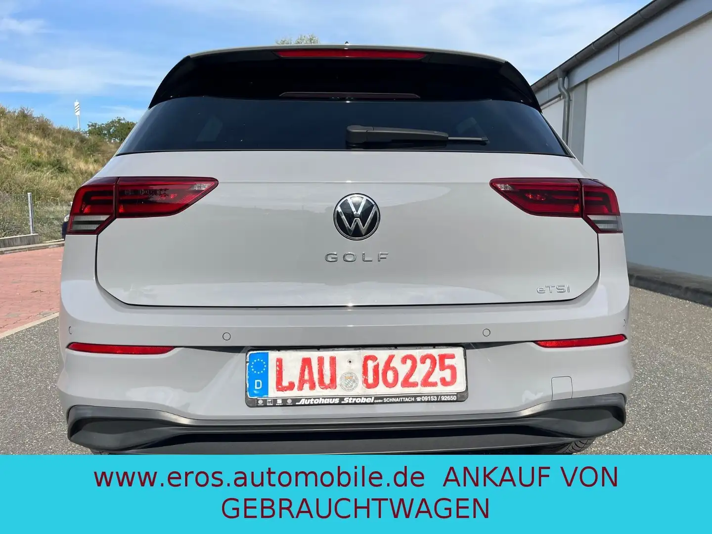 Volkswagen Golf VIII Lim. United 1.0 eTSI/MILDHYBRID/SH/LH Gris - 2