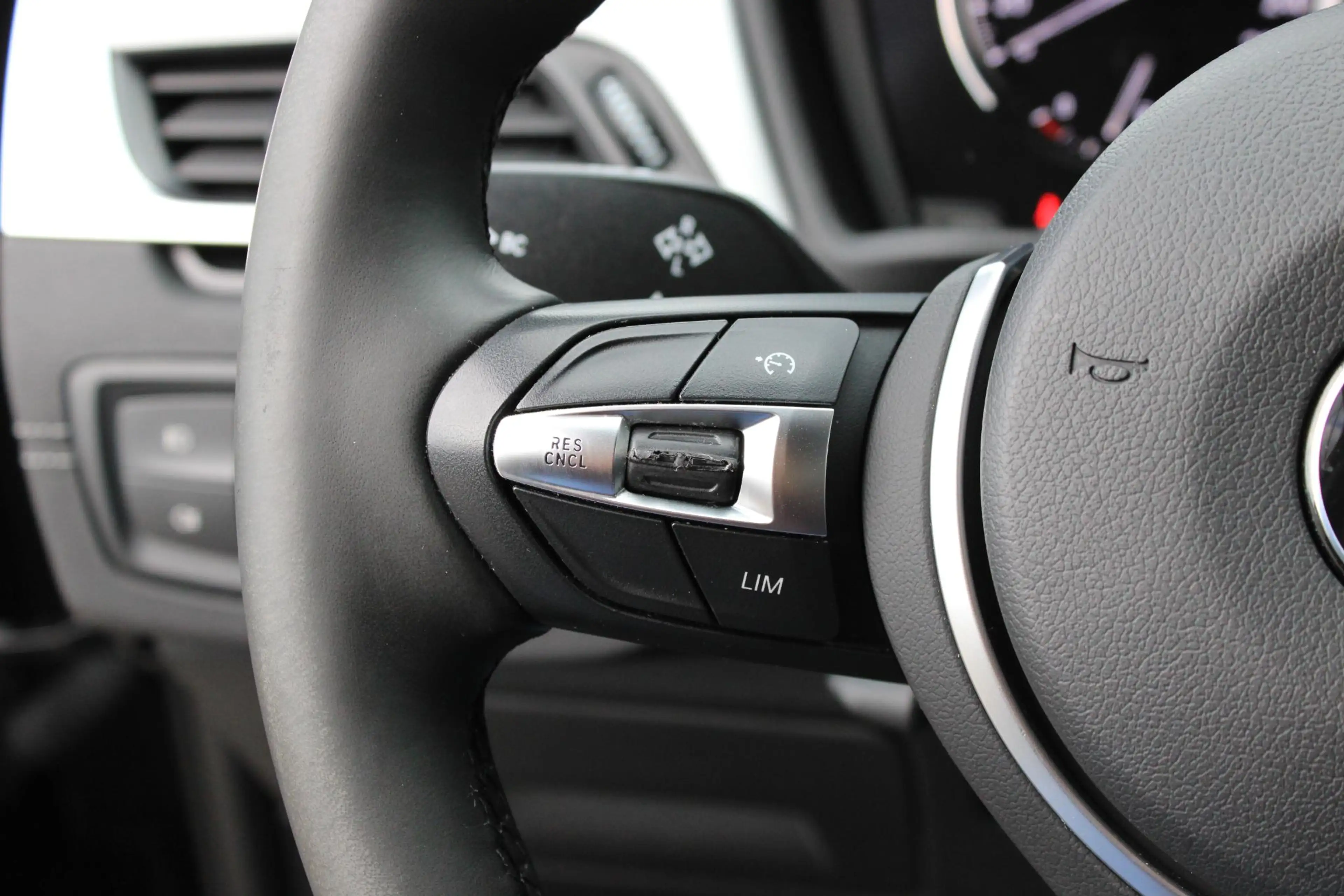 BMW X1 sDrive18i Camera | Stoelverwarming | Navi | Leder — photo 17