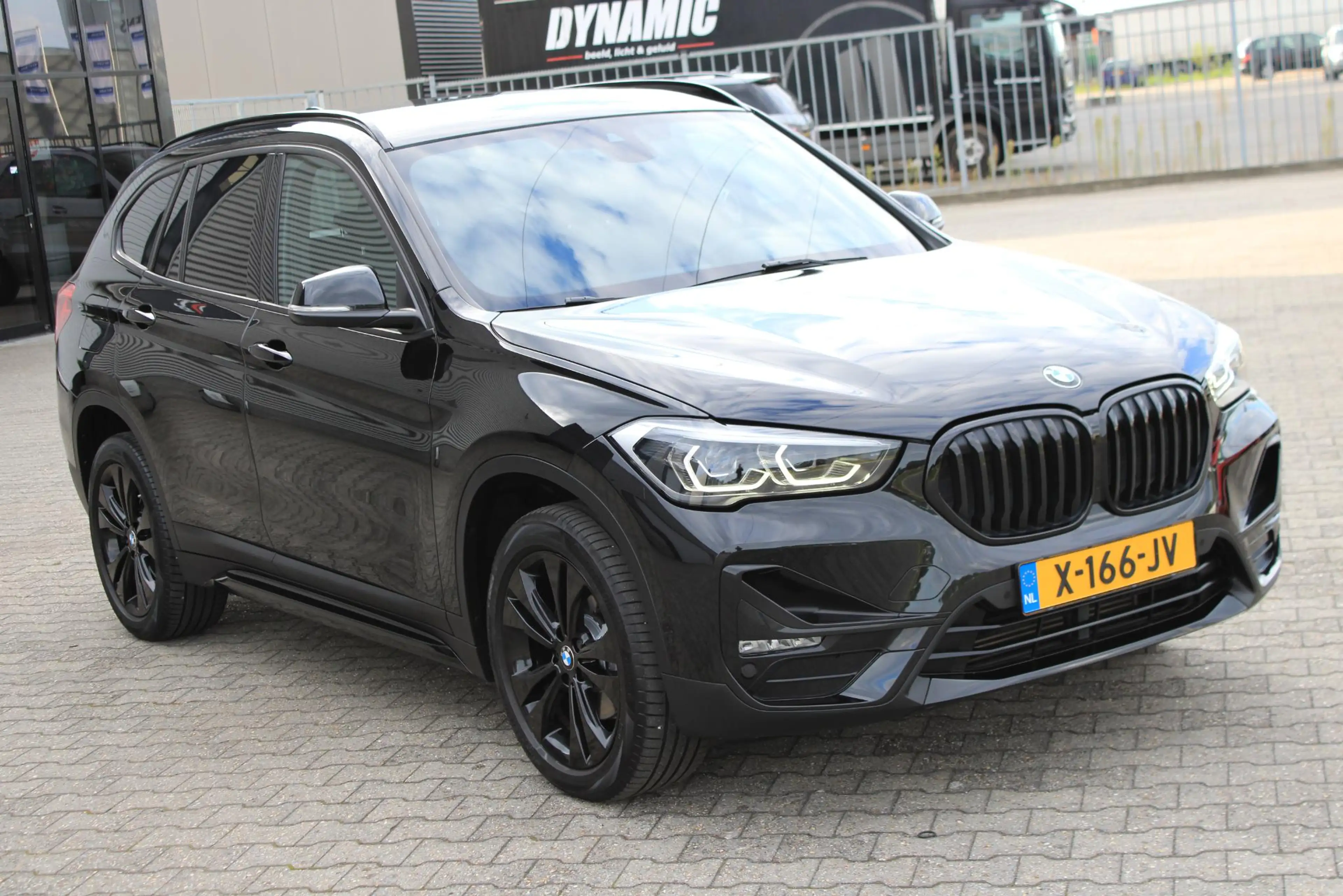 BMW X1 sDrive18i Camera | Stoelverwarming | Navi | Leder — photo 4