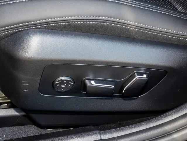 BMW 5 Series view 15