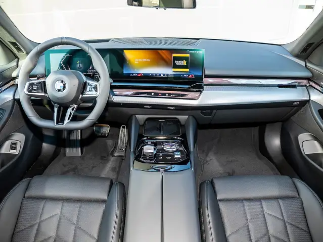 BMW 5 Series view 5