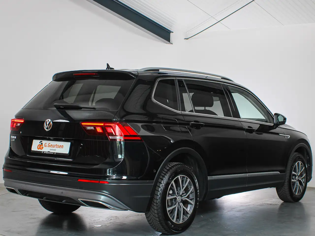 Volkswagen Tiguan Allspace 1.5 TSI Comfortline Business 7-Persoons Apple Carp, миниатюра 2