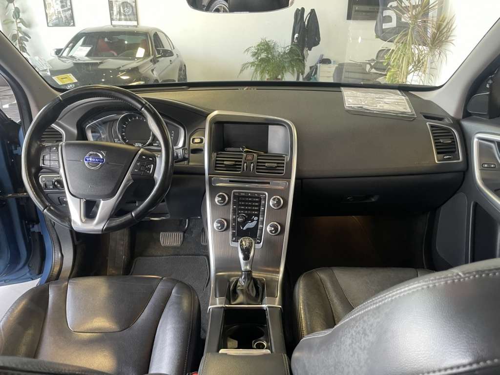 2016 Volvo XC60 T6 Premier thumb 14