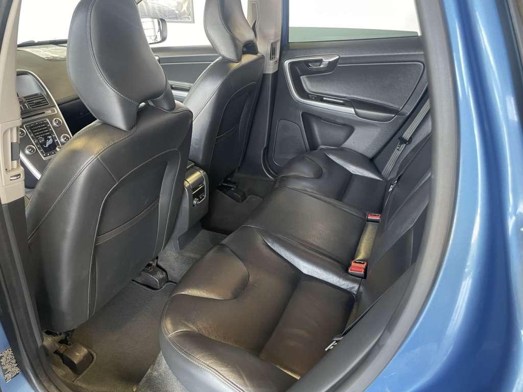 2016 Volvo XC60 T6 Premier thumb 12