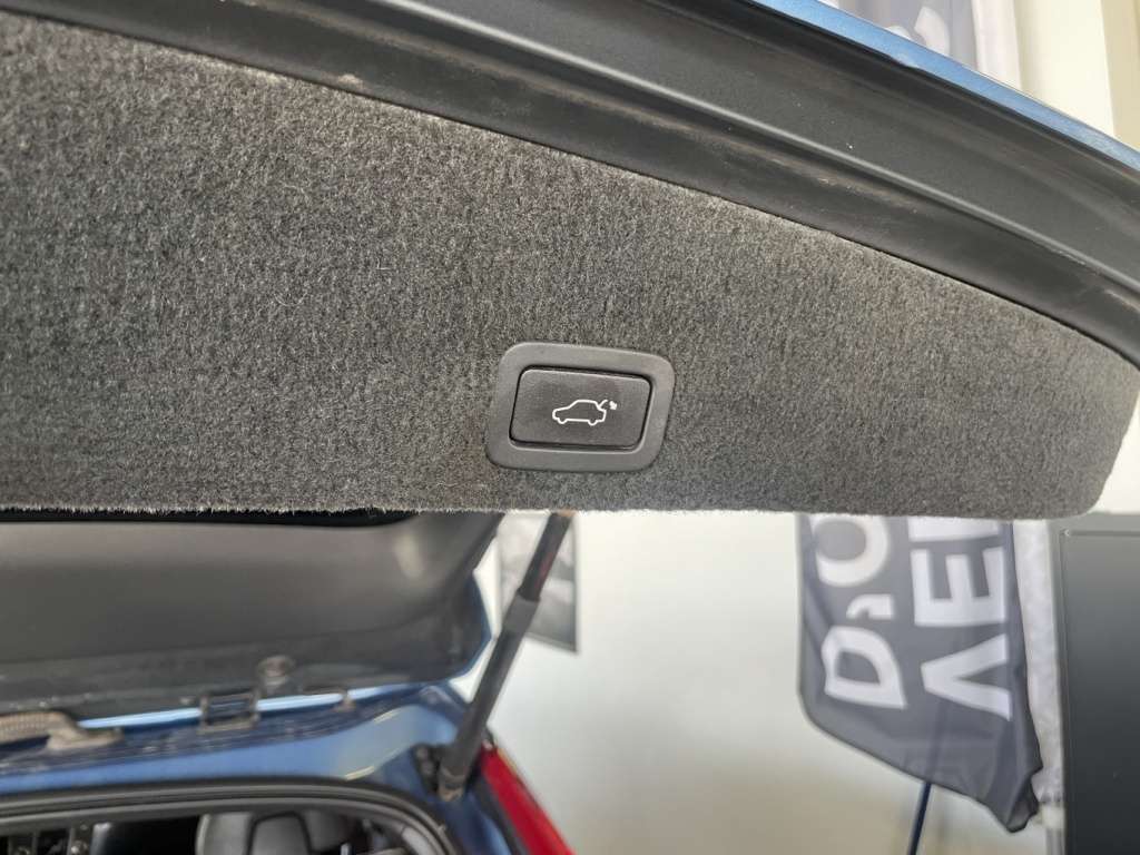 2016 Volvo XC60 T6 Premier thumb 10