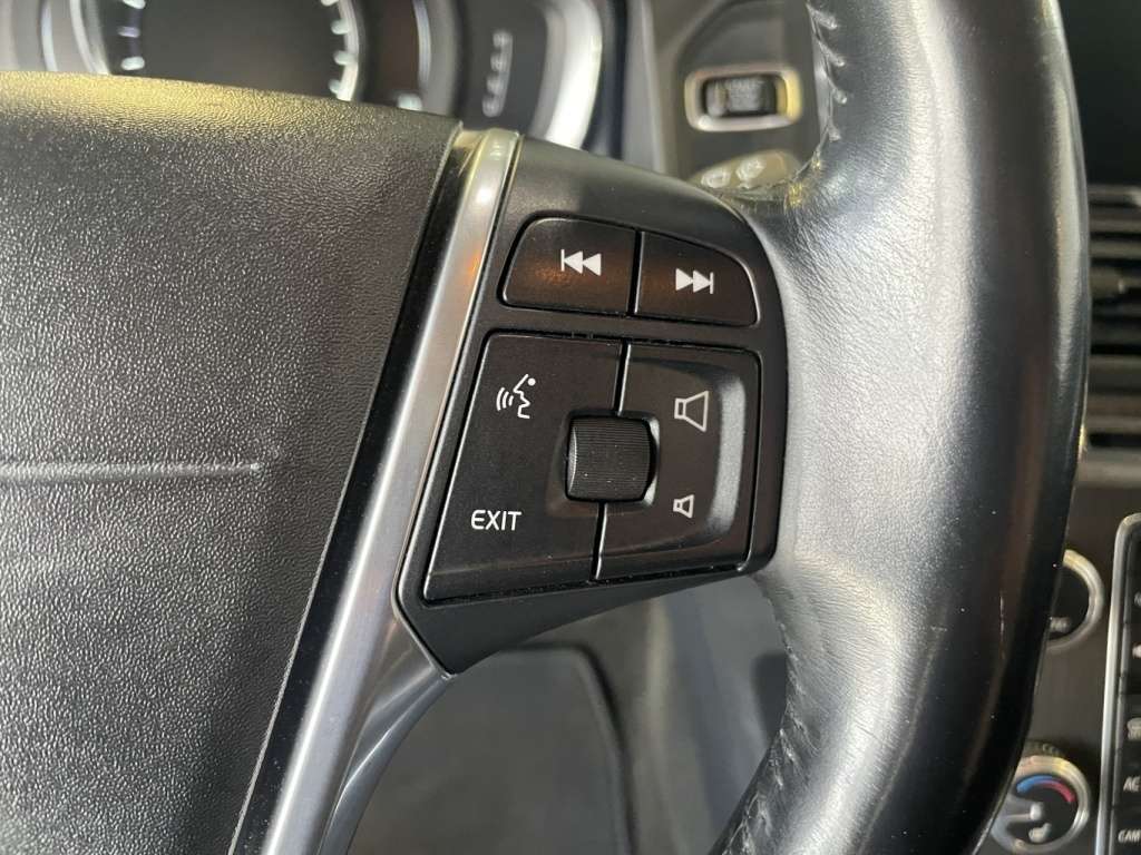 2016 Volvo XC60 T6 Premier thumb 22