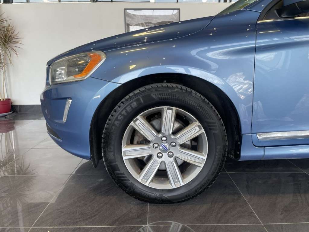 2016 Volvo XC60 T6 Premier thumb 34