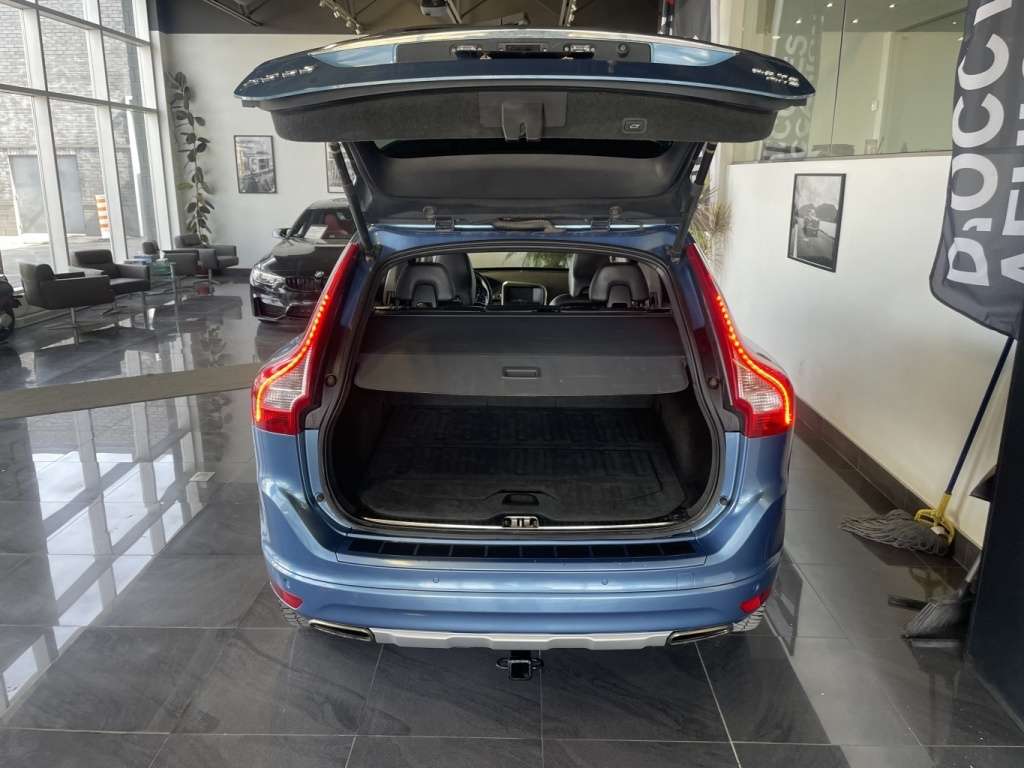 2016 Volvo XC60 T6 Premier thumb 8