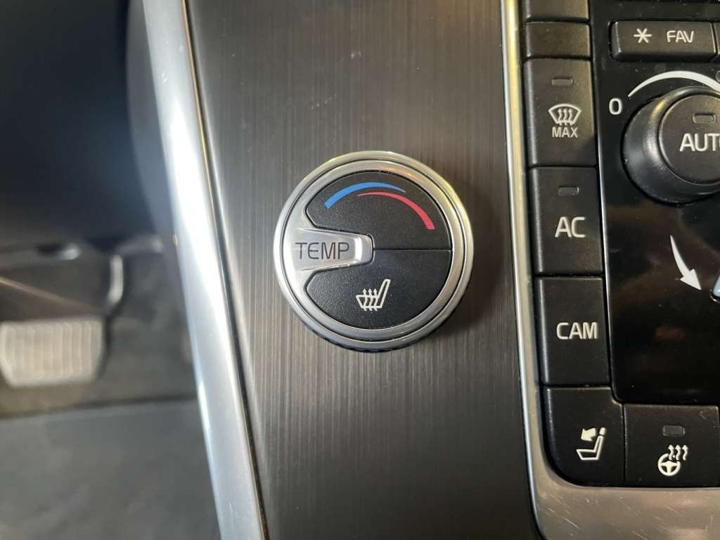 2016 Volvo XC60 T6 Premier thumb 26