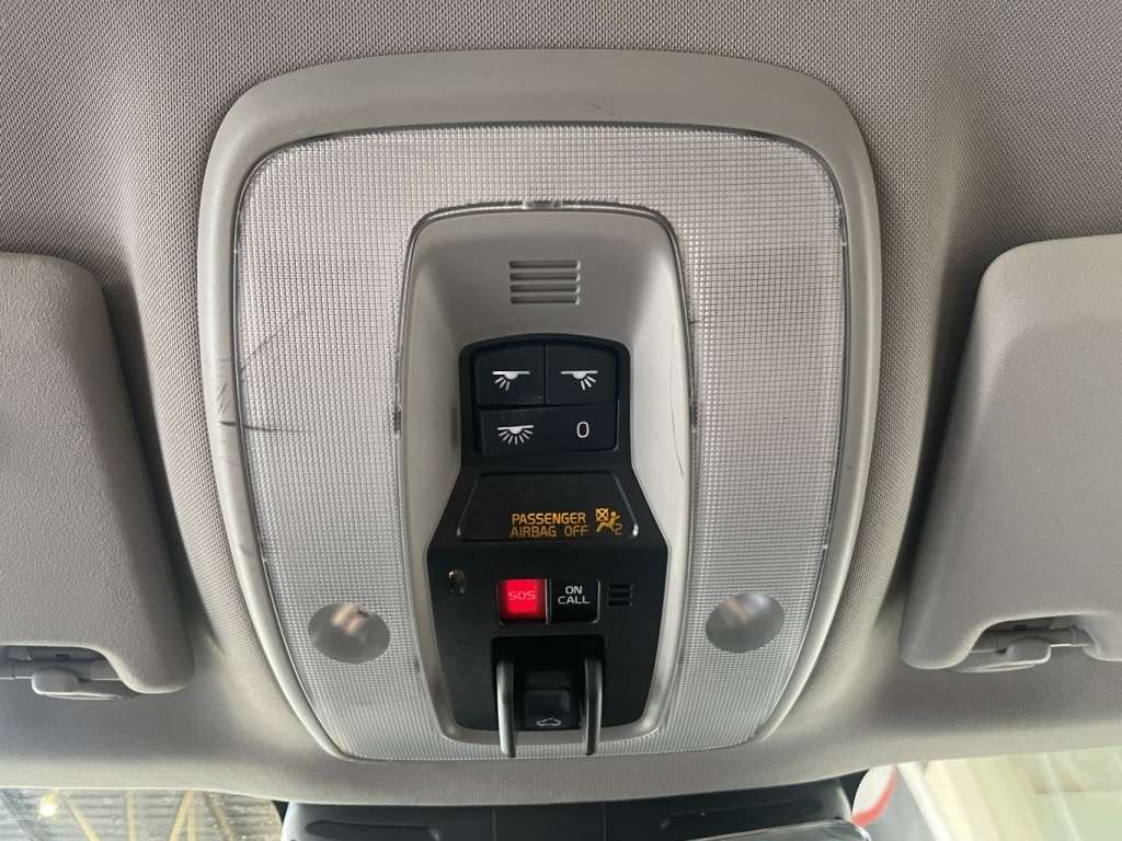 2016 Volvo XC60 T6 Premier thumb 28