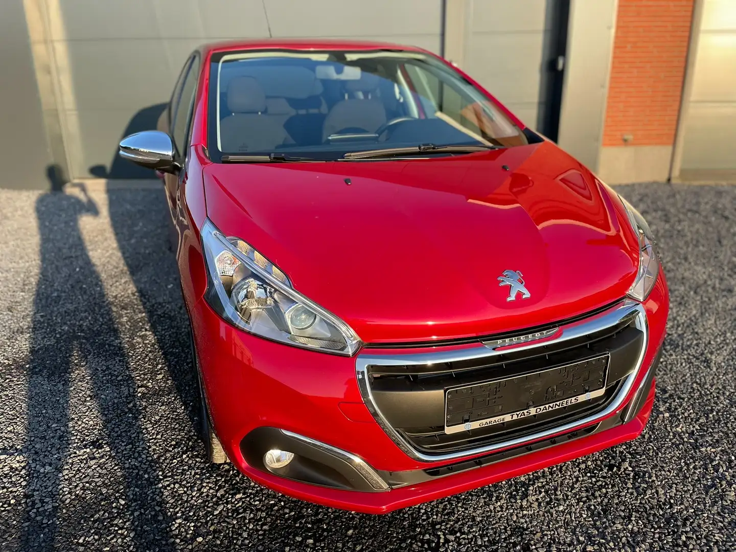 Peugeot 208 1.2i PureTech Style Rouge - 2