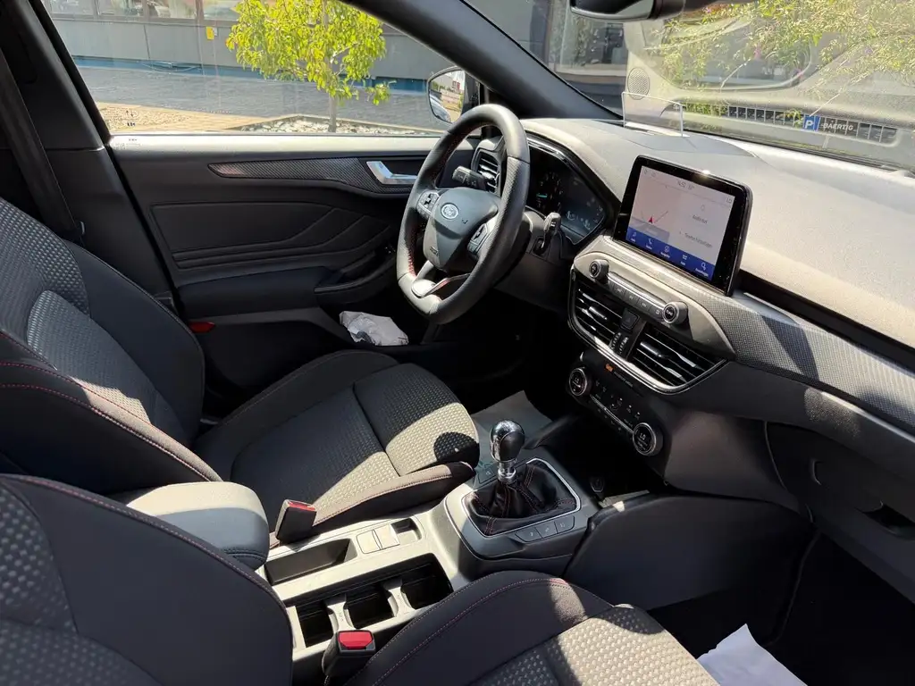 Ford Focus Turnier ST-Line | ACC | Head Up | Spurass Bild 8