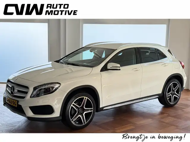 Mercedes-Benz GLA 200 AMG line | Navigatie | 19 inch AMG velgen | Bi-Xen