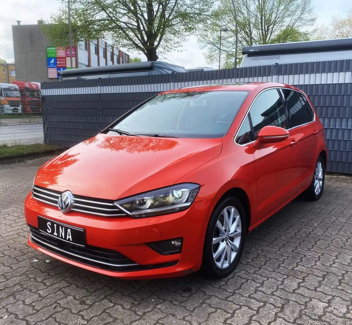 Volkswagen Golf Sportsvan VII Highline*DSG*PANO.D*ACC*NAVI* Orange - 1
