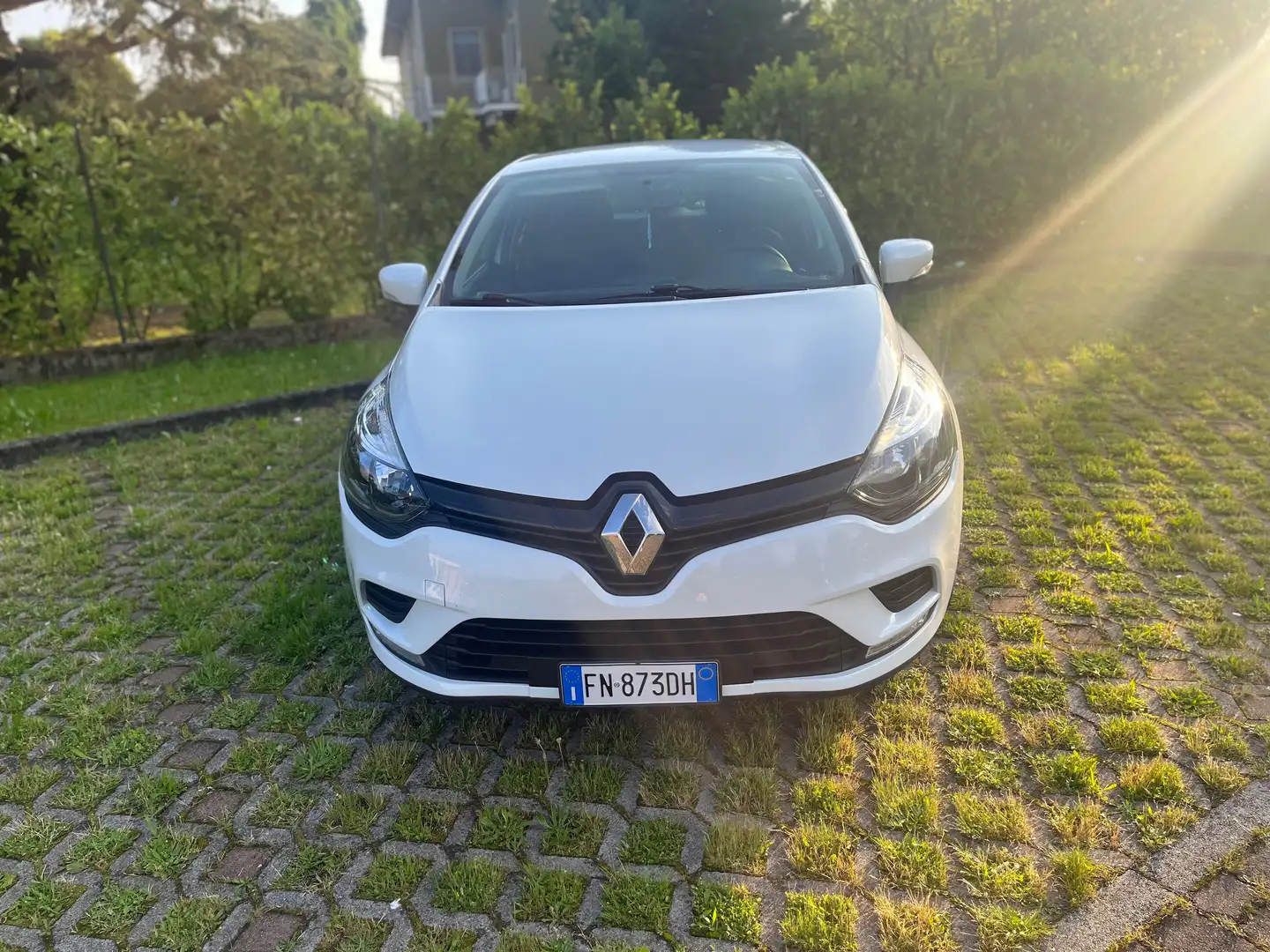 Renault Clio Clio IV 2017 1.2 16v Duel2 75cv Bianco - 1