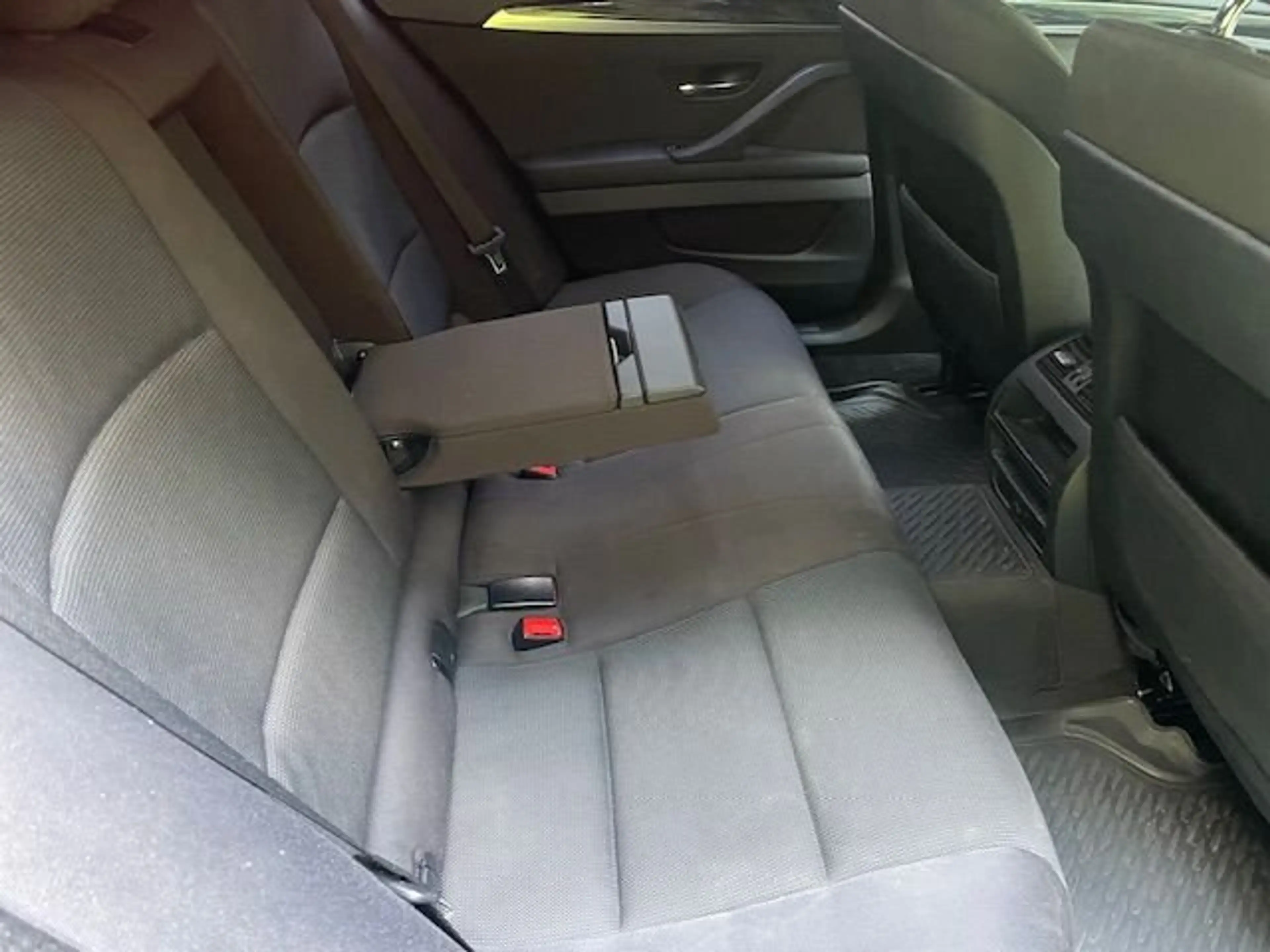 BMW 525 525 d xDrive — photo 8