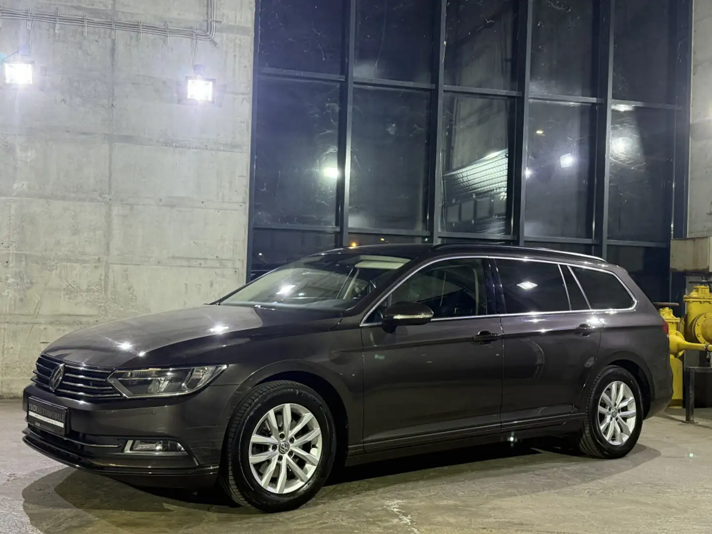 Volkswagen Passat Comfortline Navi Sitzheizung PDC ACC AHK Braun - 2