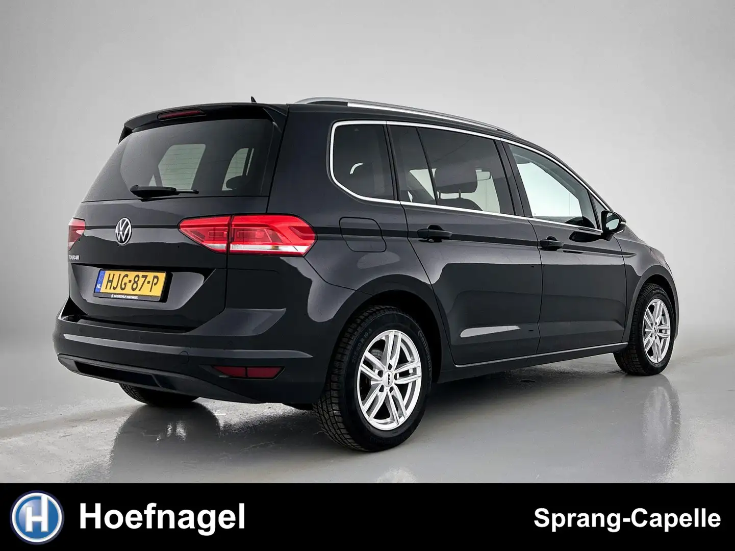 Volkswagen Touran 1.5 TSI Highline 7p | ACC | Stoel-/Stuurverw. | Zwart - 2