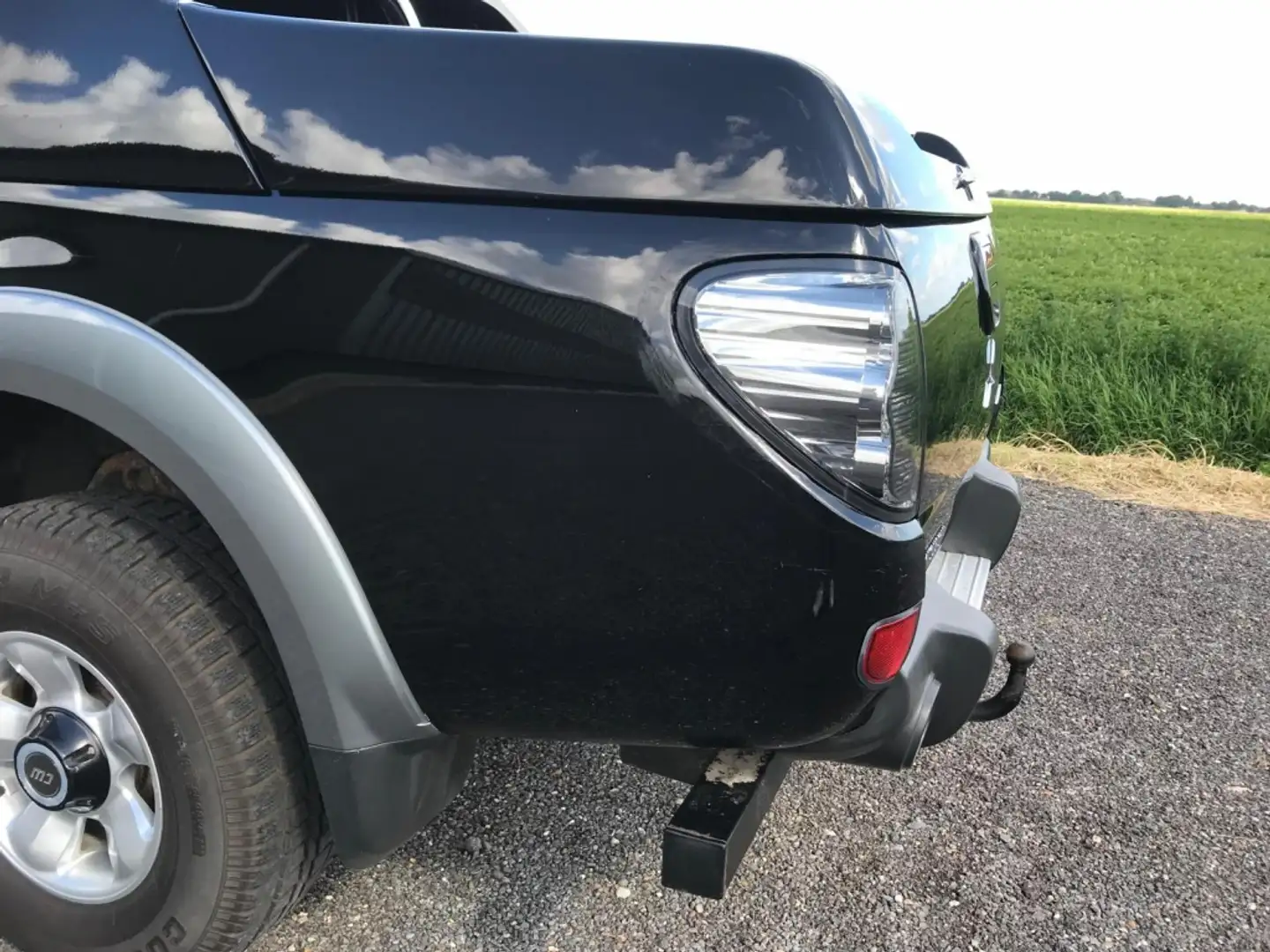 Mitsubishi L200 MITSUBISHI 2.5 131 KW DOUBLE CAB Zwart - 2
