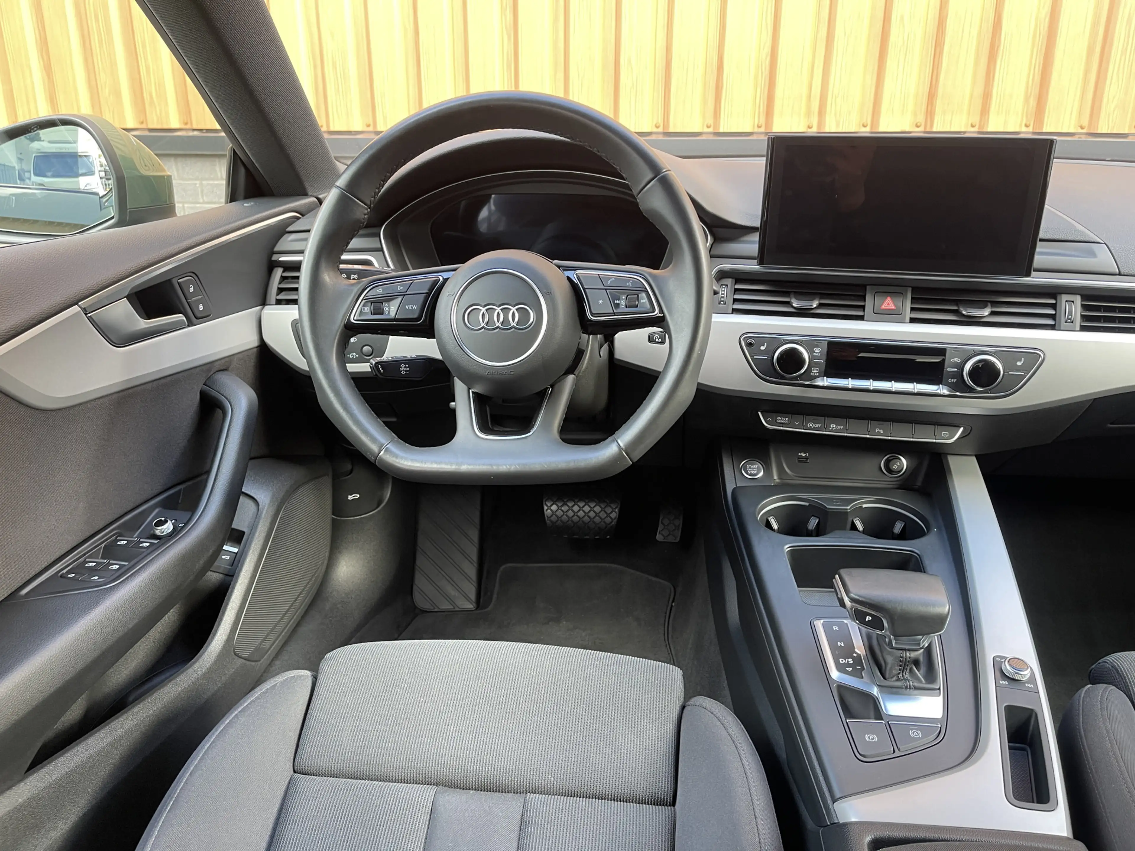 Audi A5 Sportback 40 TFSI quattro S edition | Trekhaak Weg — photo 9