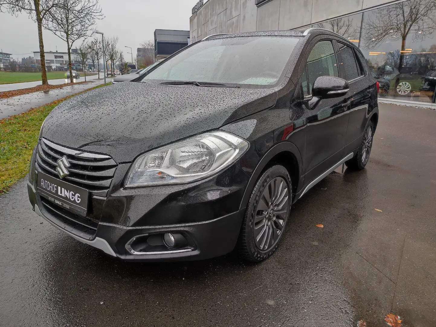 Suzuki SX4 S-Cross 1,6 DDiS Allgrip shine Schwarz - 1