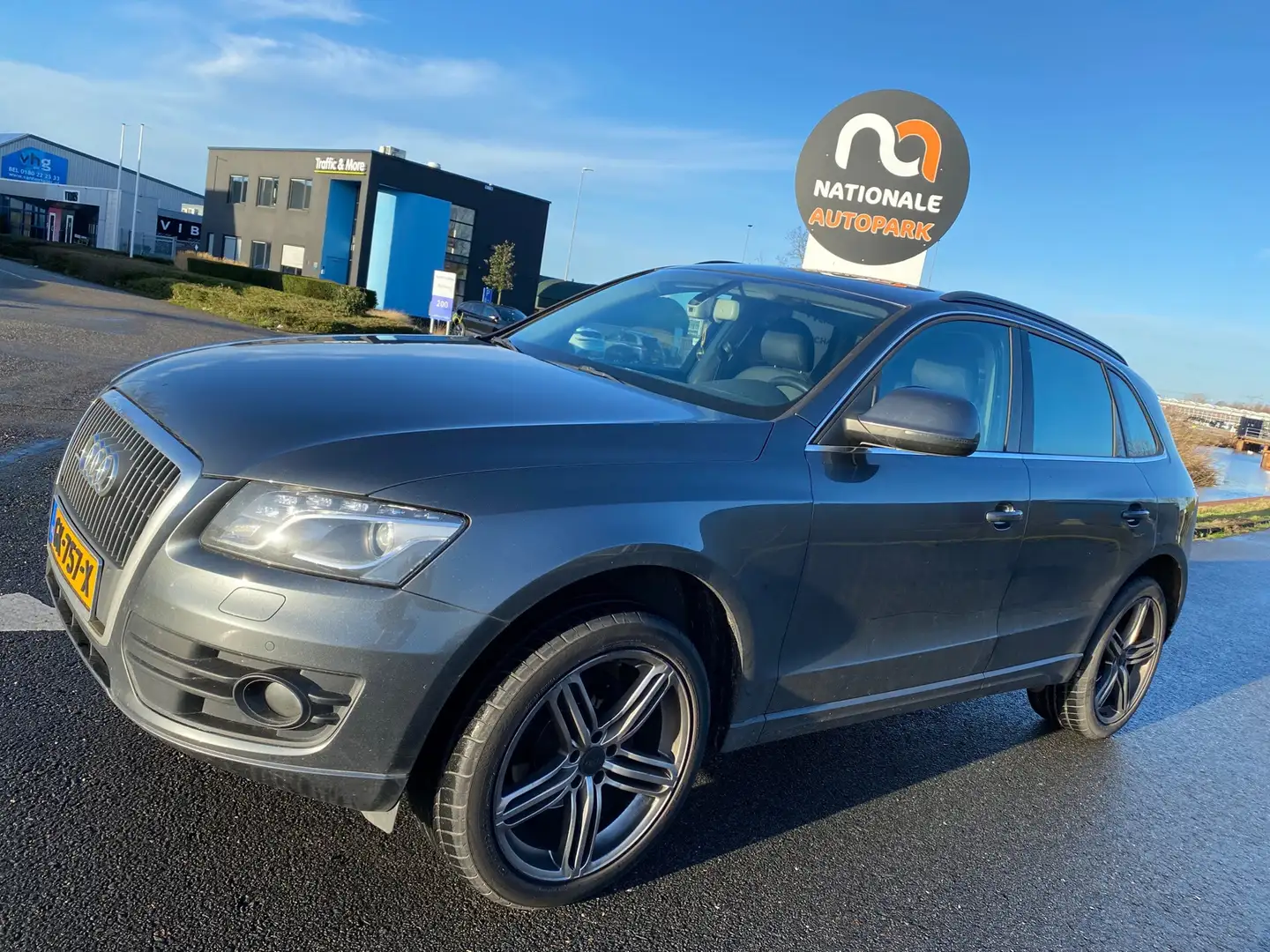 Audi Q5 2010 * 2.0 TFSI quattro * ATM * EXPORT !! Grijs - 1