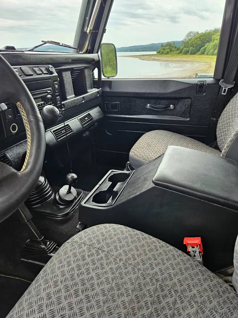 Land Rover Defender Defender 110" Station Wagon E 2,5 Td5 E Grau - 2