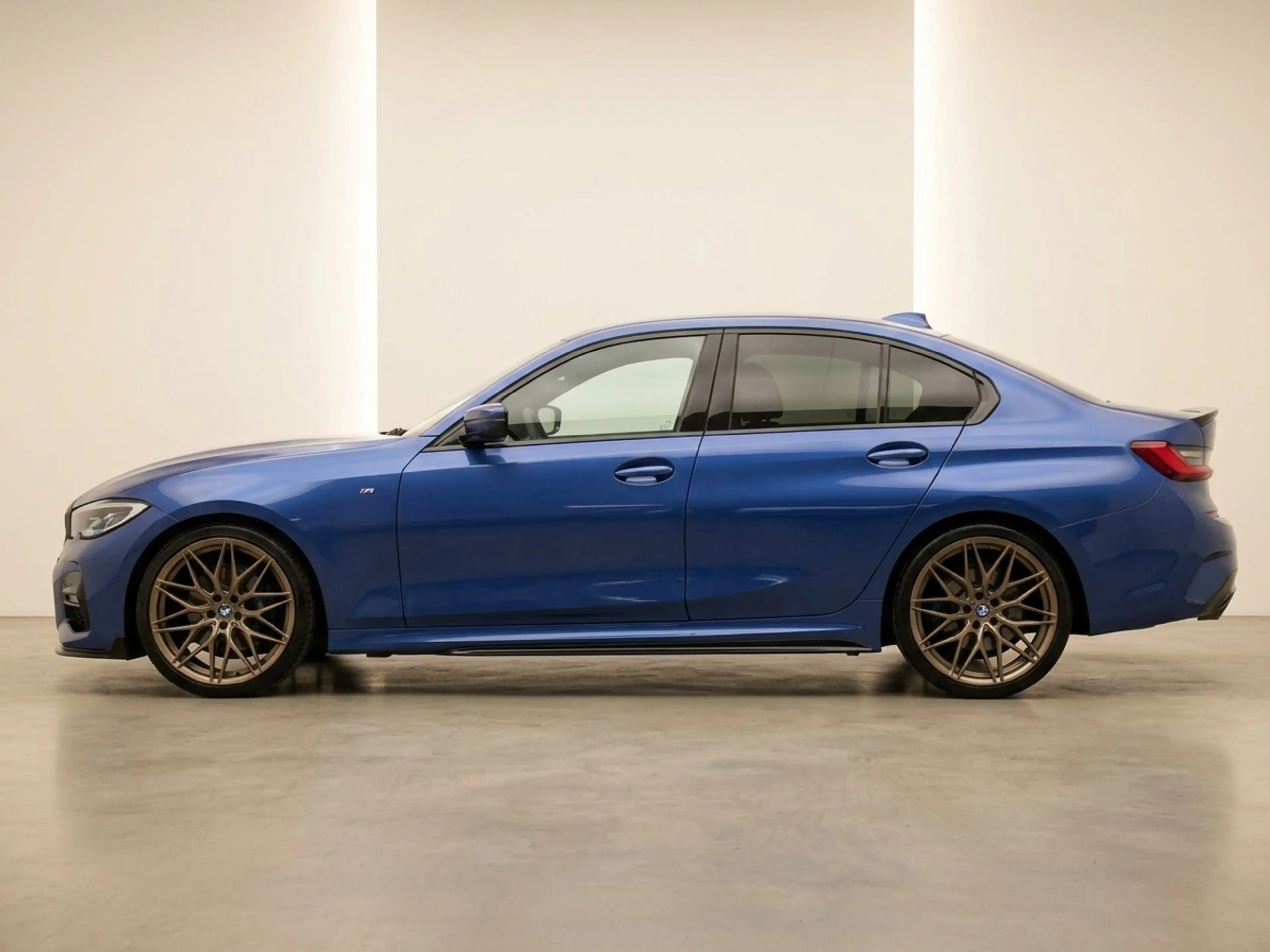 BMW 318 3-serie 318i High Executive Edition M-PAKKET NL-AU — photo 3