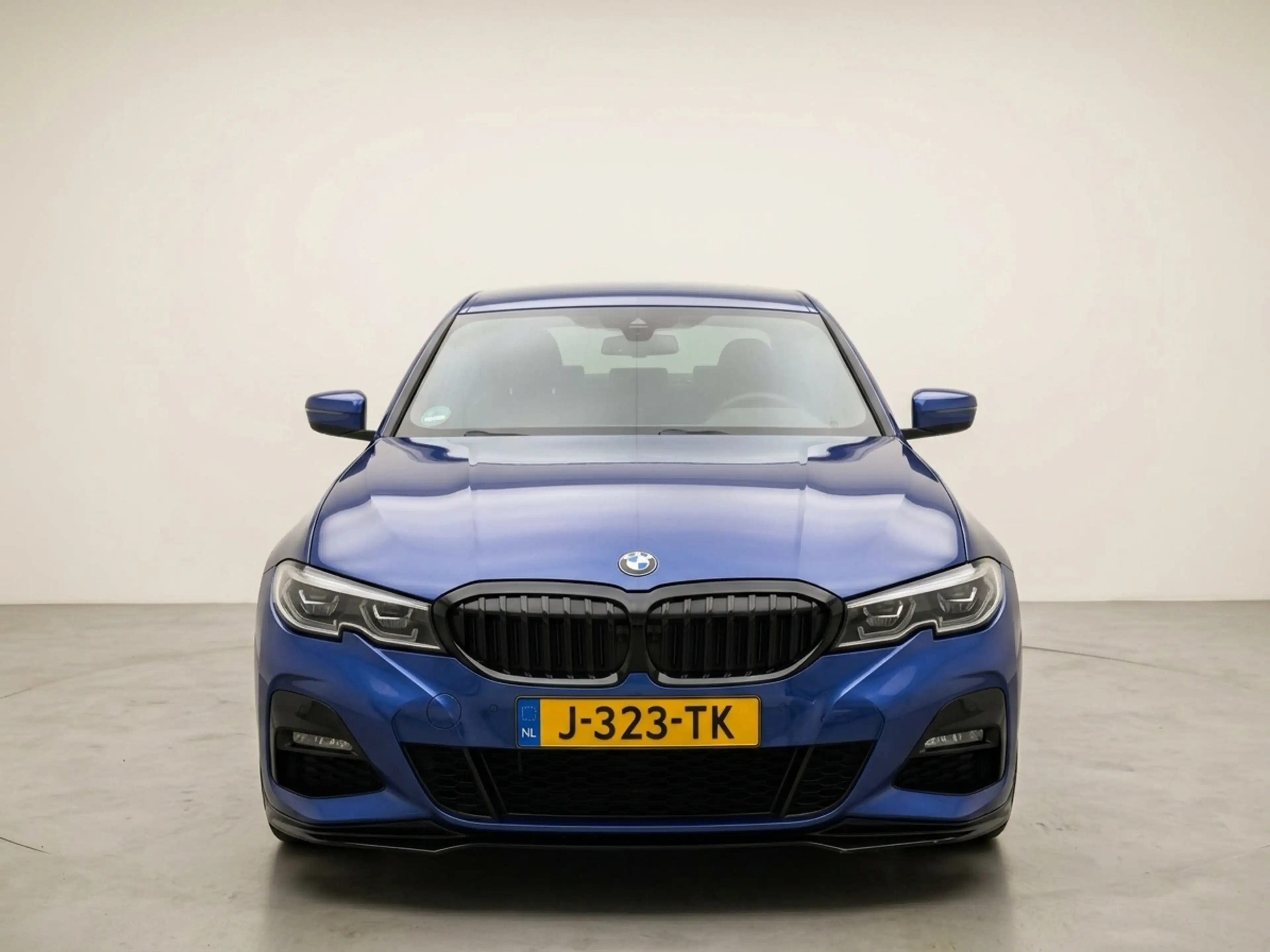 BMW 318 3-serie 318i High Executive Edition M-PAKKET NL-AU — photo 2