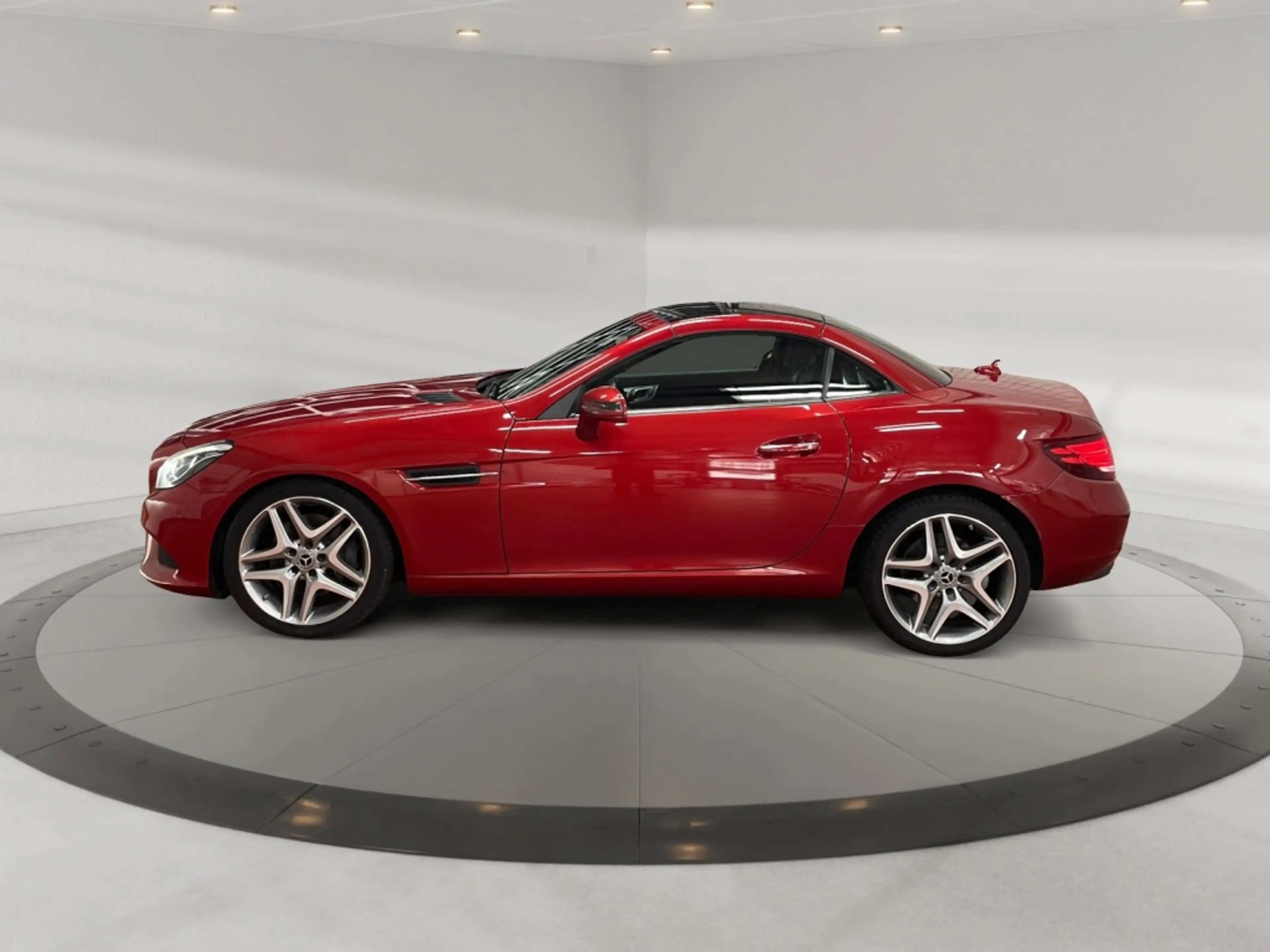 Mercedes-Benz SLC 300 Roadster  AMG+Comand+Carbon+Pano+Cam+LED — photo 4