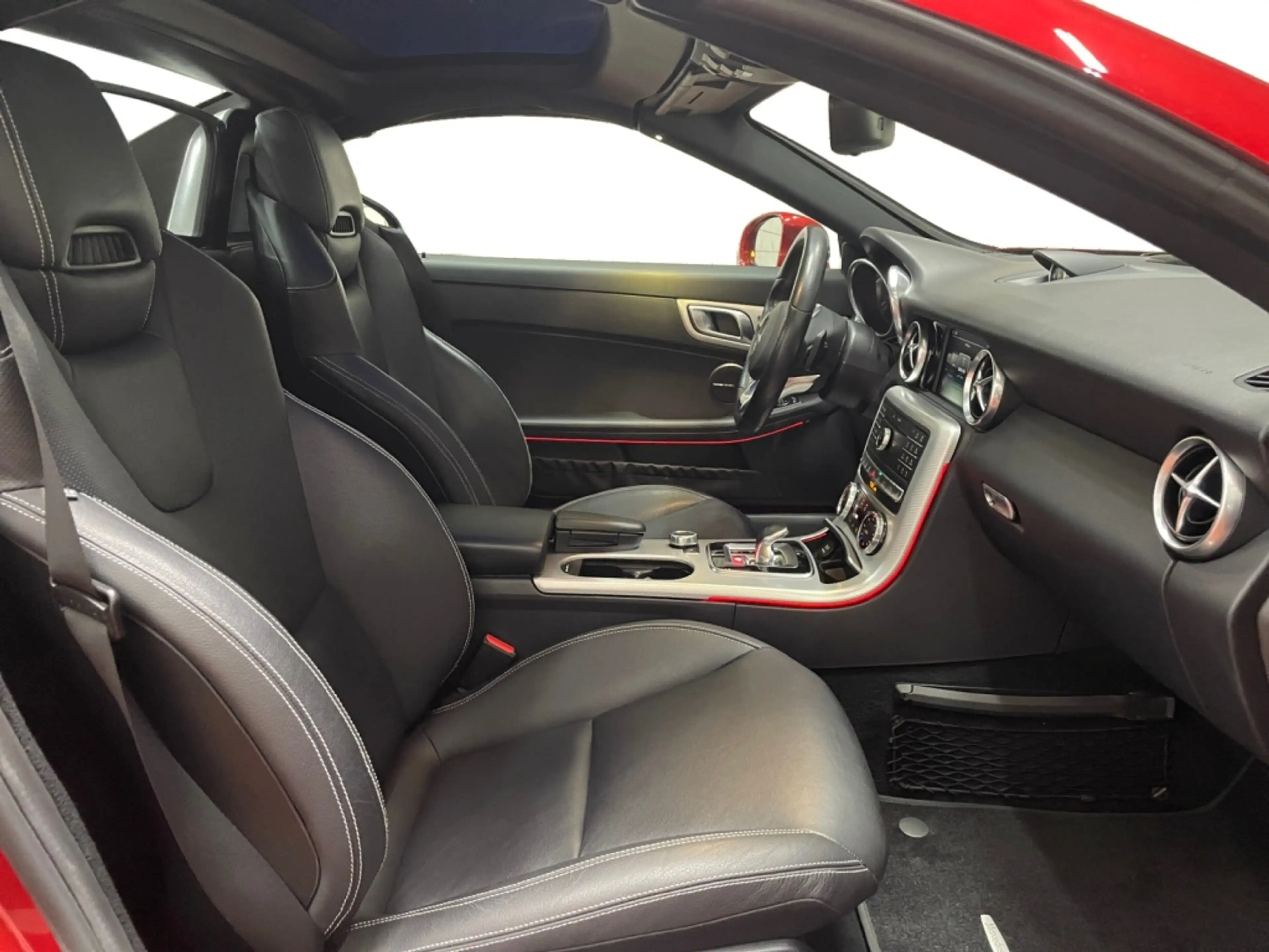 Mercedes-Benz SLC 300 Roadster  AMG+Comand+Carbon+Pano+Cam+LED — photo 9