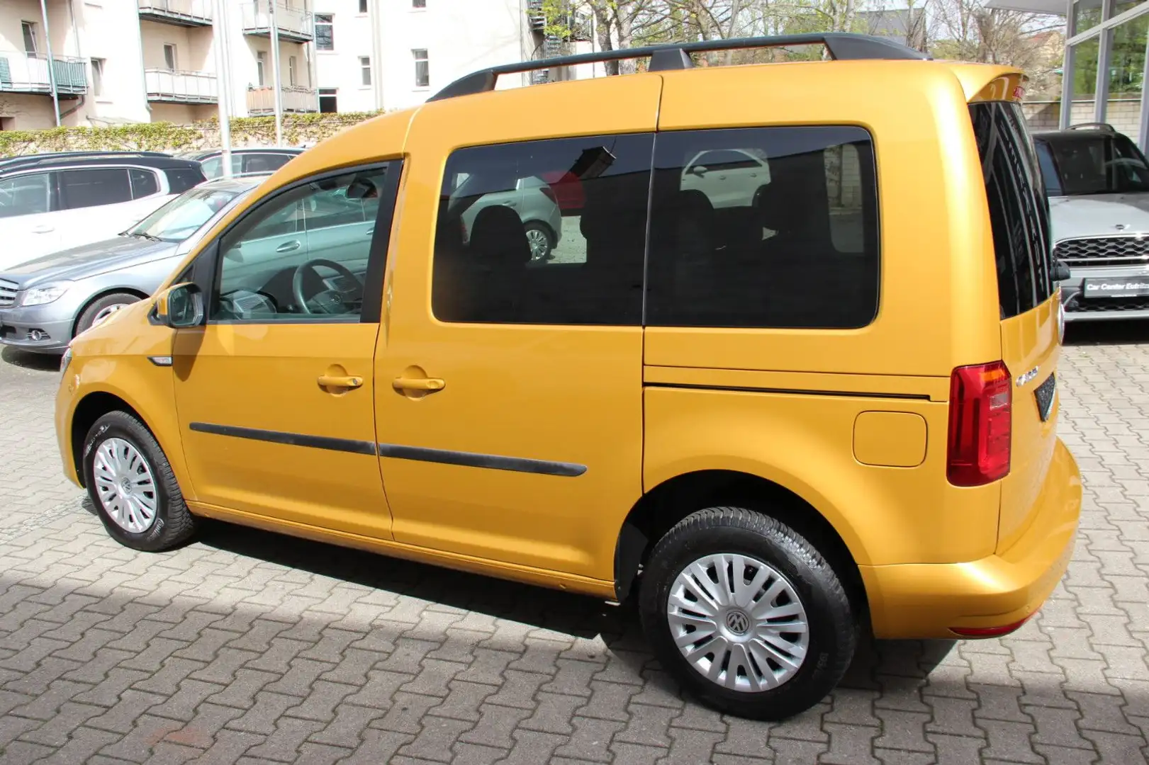 Volkswagen Caddy PKW Trendline BMT žuta - 2