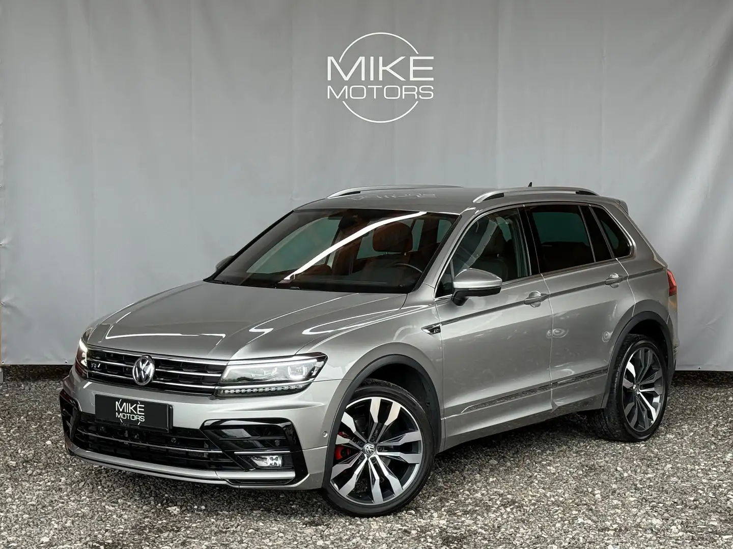 Volkswagen Tiguan 2,0 TDI SCR 4Motion Highline *R-LINE* Grau - 1