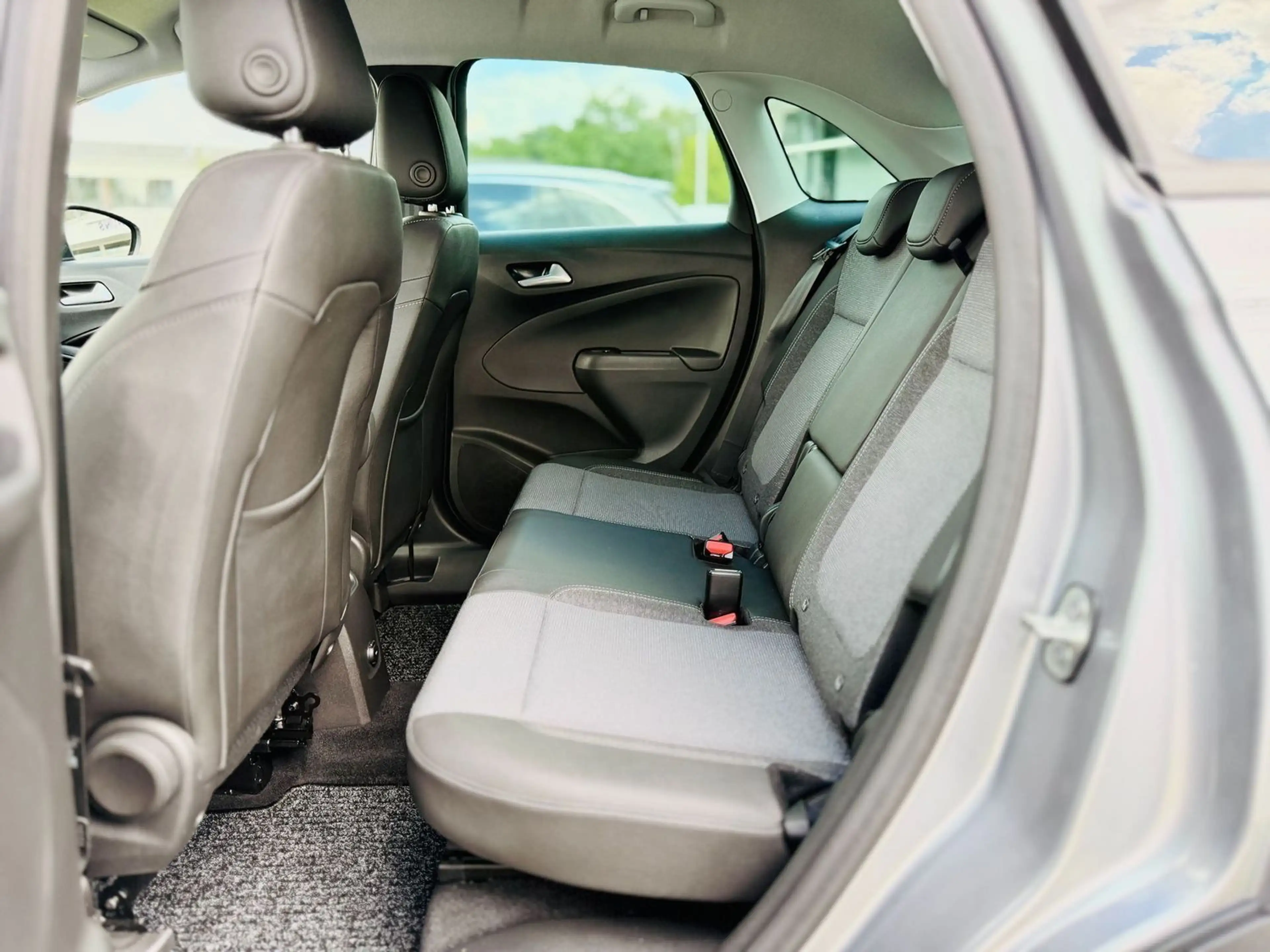 Opel Crossland X 1,2 T ENJOY, Navi, ECO-LED, RFK, PTS, SHZ, LKH, BF — photo 10