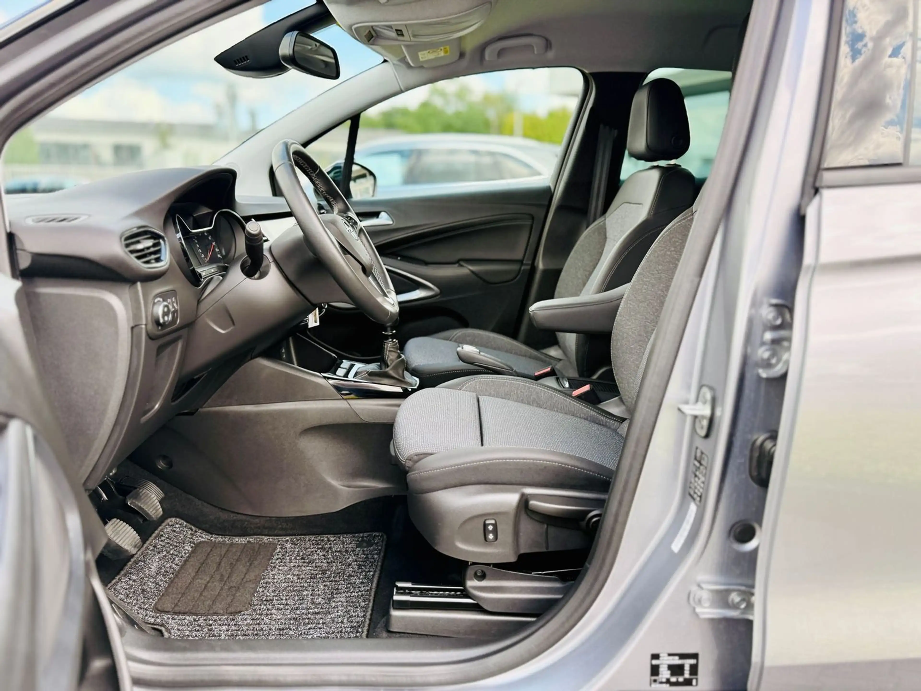 Opel Crossland X 1,2 T ENJOY, Navi, ECO-LED, RFK, PTS, SHZ, LKH, BF — photo 9
