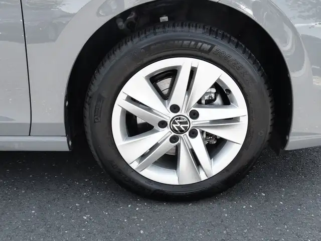 Volkswagen Golf view 7