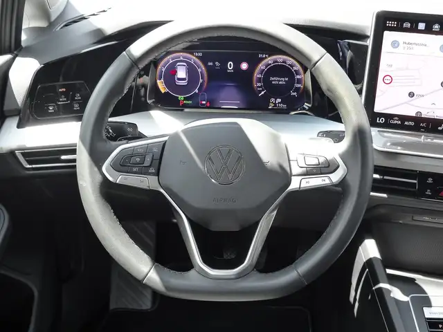 Volkswagen Golf view 13