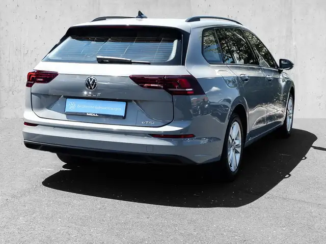 Volkswagen Golf view 3