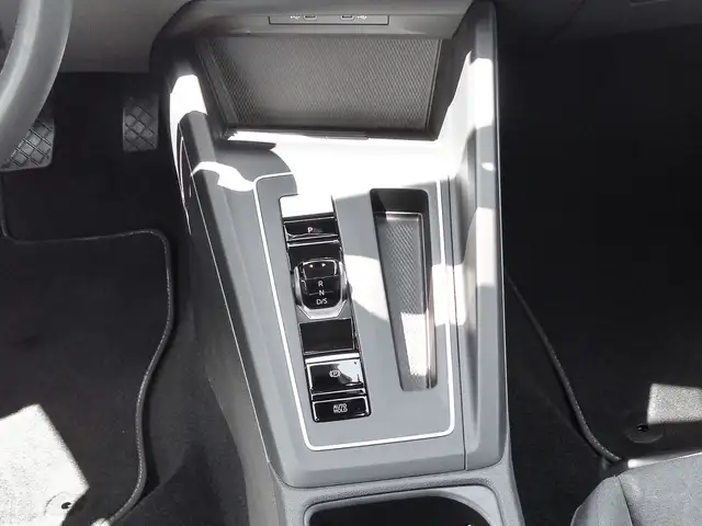 Volkswagen Golf view 14