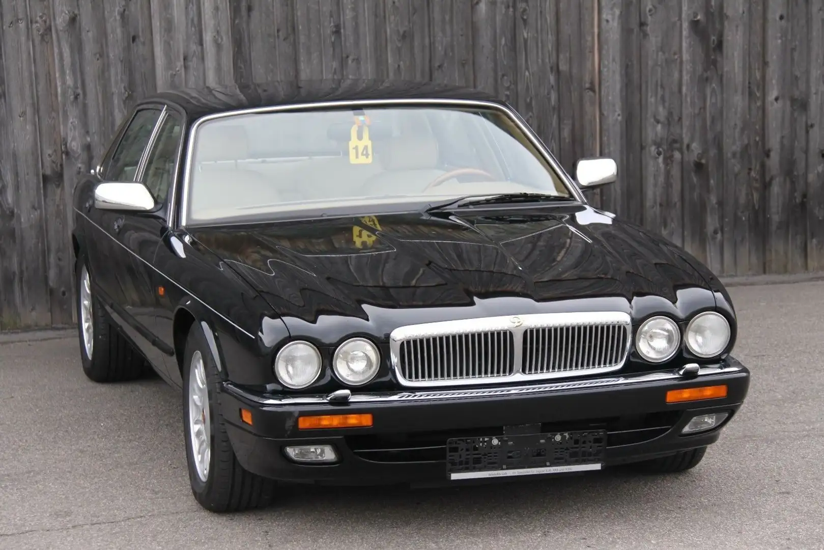 Jaguar Daimler Double Six 3 Jahre Garantie Schwarz - 1