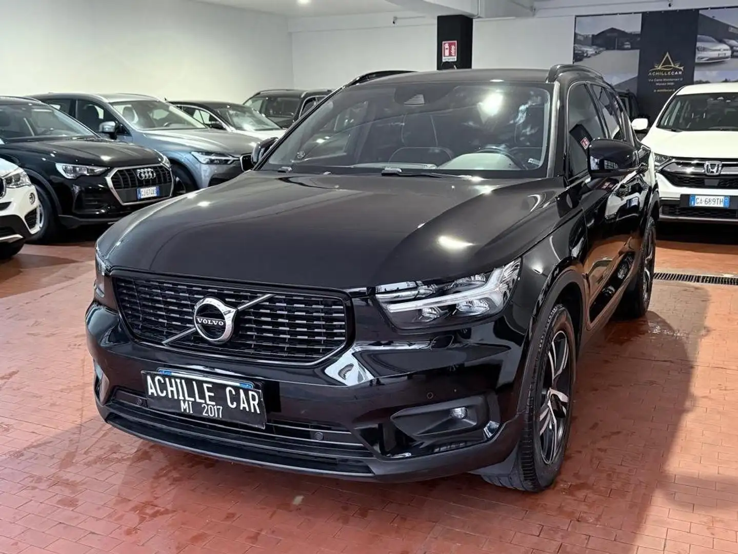 Volvo XC40 d3 R-design awd geartronic *PREZZO REALE* Noir - 1